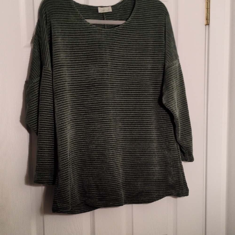 Green Chenille Long Sleeve Sweater Size Large.